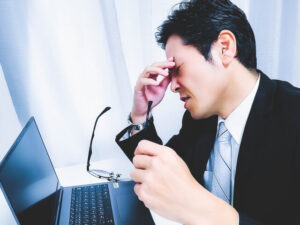 メガネが合わないと眼精疲労にも